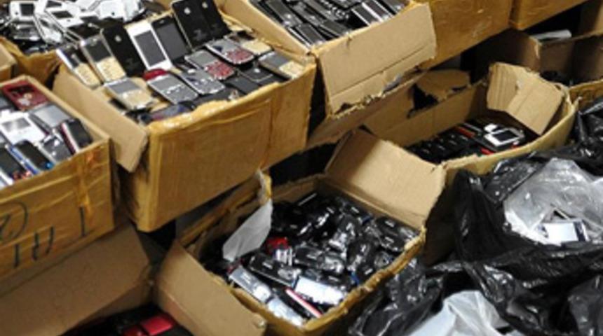 Ömrü biten cep telefonları 'altın' değerinde