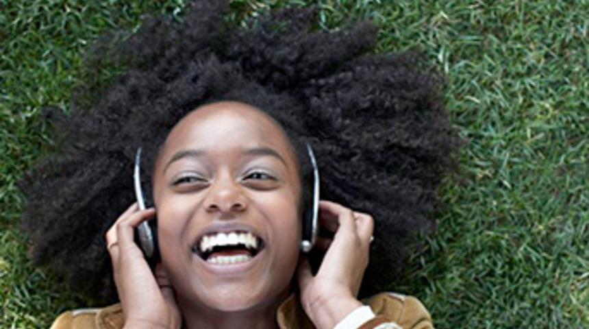 Müzik satışının en büyük kaynağı İnternet oluyor