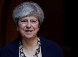 'May kabine değişikliği ile liderliğini korumaya çalışıyor'