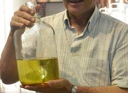 Gül yağının kilosu yaklaşık 50 bin liraya satılıyor