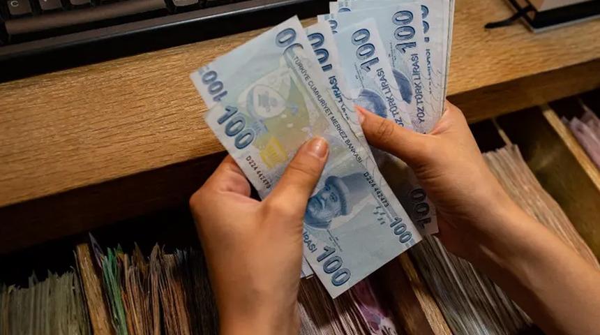 Emeklilerin hesaplarına farklar yattı!