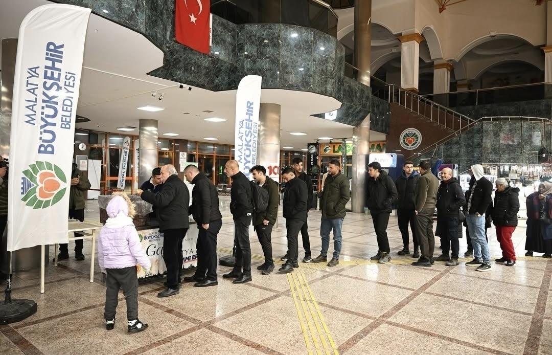 Malatya da kardan yollar kapandı: Yolcular geceyi tesislerde geçirdi 2