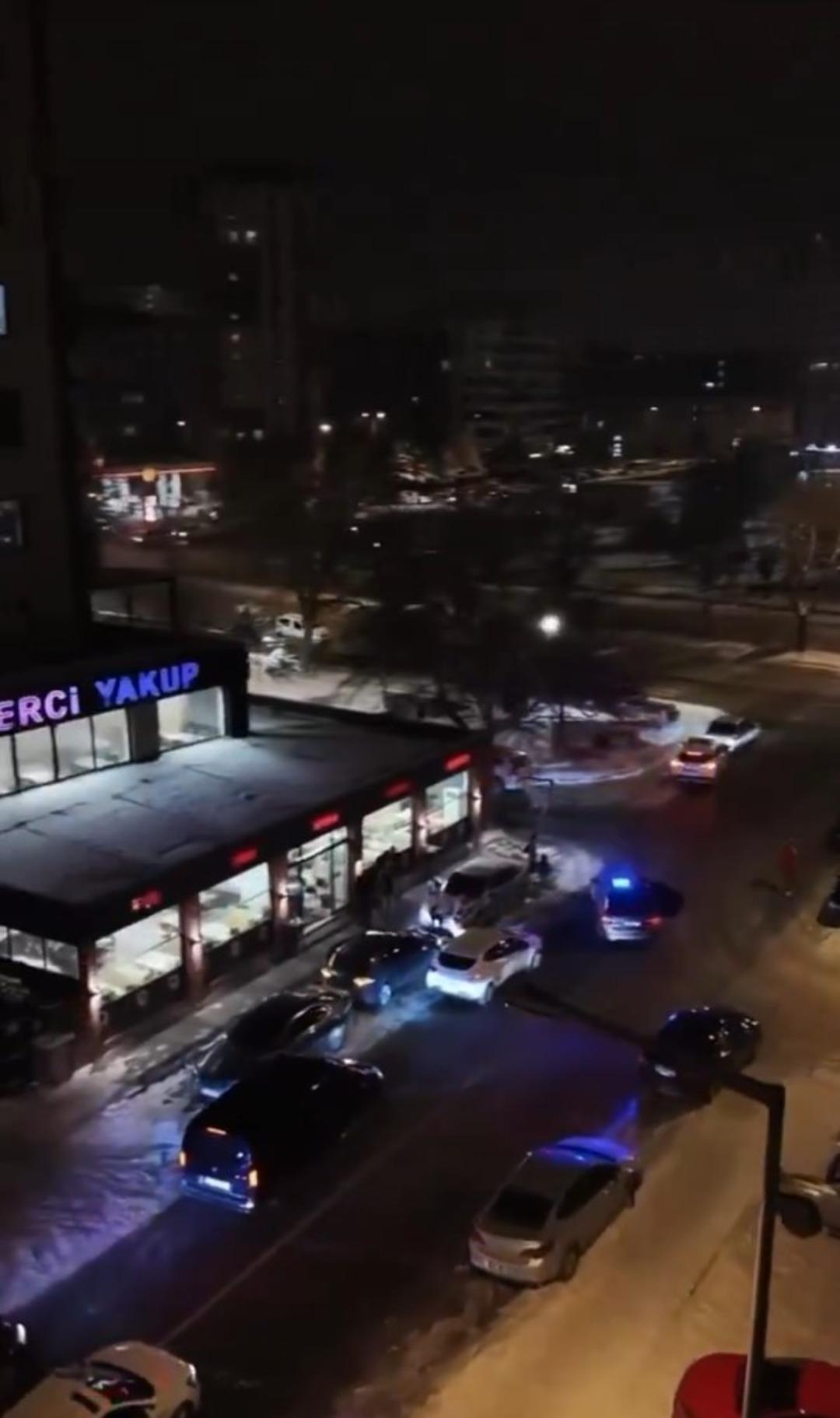 &Ccedil;akarlı ara&ccedil;larla ciğer keyfi! Saadet Partisi Genel Başkanı Arıkan ın g&ouml;r&uuml;nt&uuml;leri g&uuml;ndem oldu 1