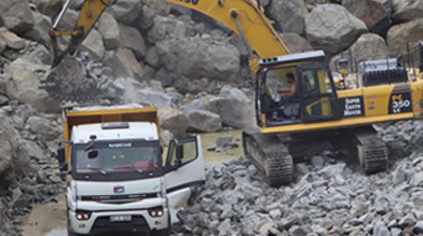 Dağları delip taşı çıkartıyor, yurt dışına ihraç ediyor