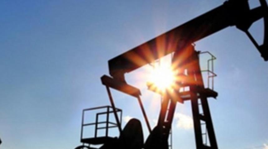 Petrol 2 yılın zirvesindeki seyrini sürdürüyor