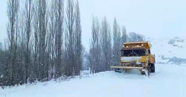 Yozgat&rsquo;ta karla m&uuml;cadele aralıksız s&uuml;r&uuml;yor 2