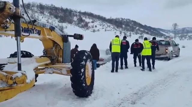 Yozgat&rsquo;ta karla m&uuml;cadele aralıksız s&uuml;r&uuml;yor 1