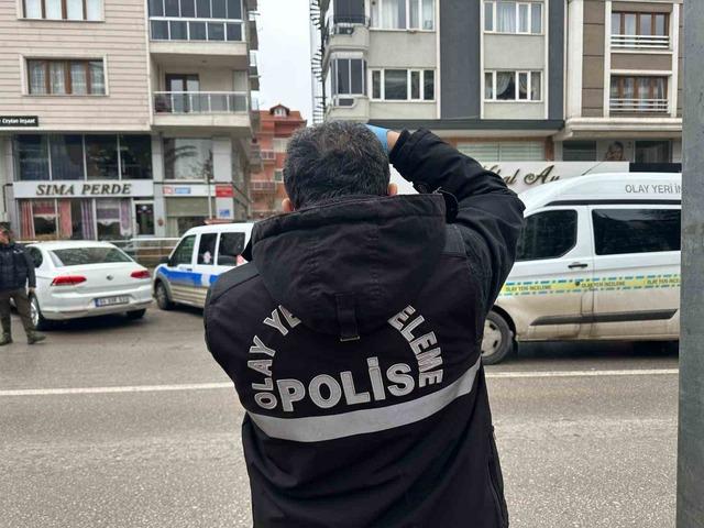 Uşak’ta çatıdan düşen adam hayatını kaybetti 5