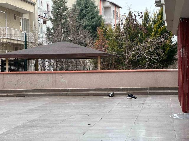 Uşak’ta çatıdan düşen adam hayatını kaybetti 4