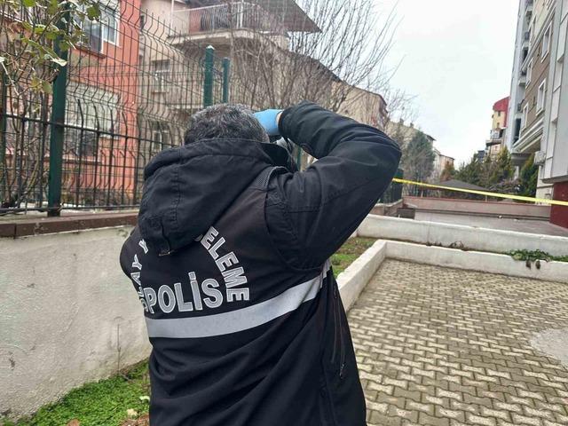 Uşak’ta çatıdan düşen adam hayatını kaybetti 3