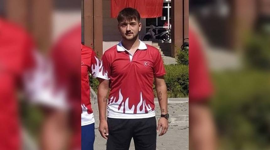 Eski milli badmintoncu TIR dorsesine &ccedil;arptı! Hayatını kaybetti