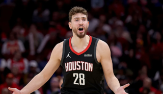 Alperen Şeng&uuml;n&rsquo;den, Philadelphia potasına 13 sayı