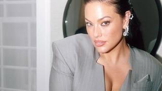 Dünyanın en seksi kadını seçilmişti! Ashley Graham ayna karşısında hazırlandı 