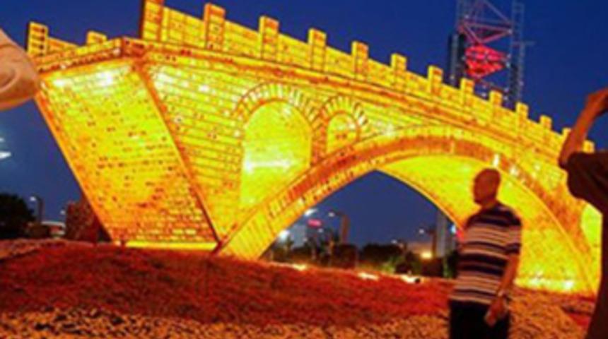 İpek Yolu'na 8 trilyon dolarlık yatırım kervanı