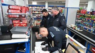 İnönü’de kurallara uymayan zincir marketlere mühür vuruldu