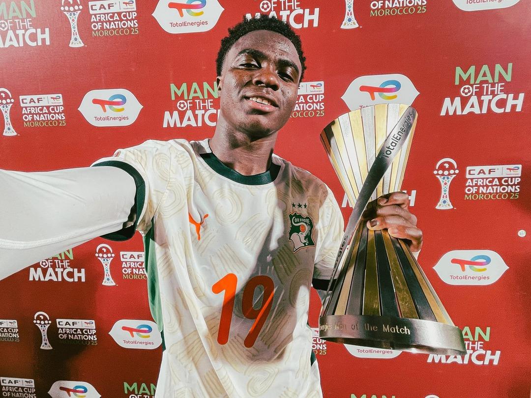 Galatasaray ve Fenerbah&ccedil;e peşinde! Trabzonspor un gen&ccedil; yıldızı Oulai i&ccedil;in rekor teklif 3