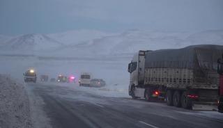 Erzurum-Artvin karayolunda tipi etkili oldu, 6 ara&ccedil; kaza yaptı