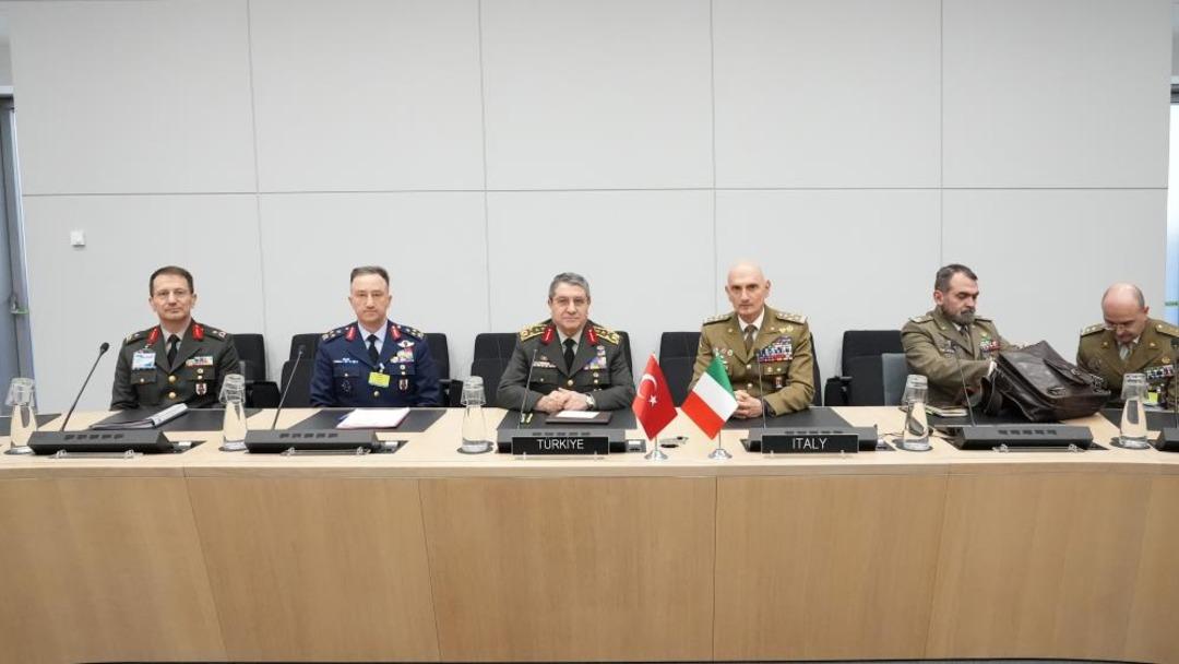 Genelkurmay Başkanı Bayraktaroğlu, İngiliz, İspanyol ve İtalyan mevkidaşlarıyla bir araya geldi 1