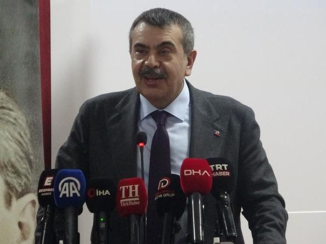 Bakan Tekin'den CHP ve İBB'ye kreş tepkisi 