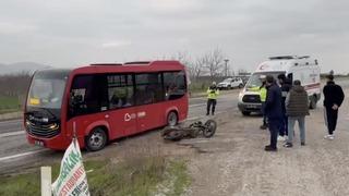 Gönen'de minibüs ile motosiklet çarpıştı: 1 yaralı