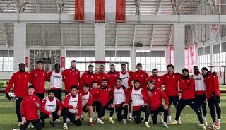 Sivasspor, yoğun kar sebebiyle kapalı sahada &ccedil;alıştı