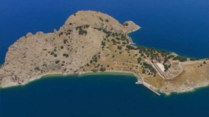 Akdamar Adası'na ziyaretçi ilgisi
