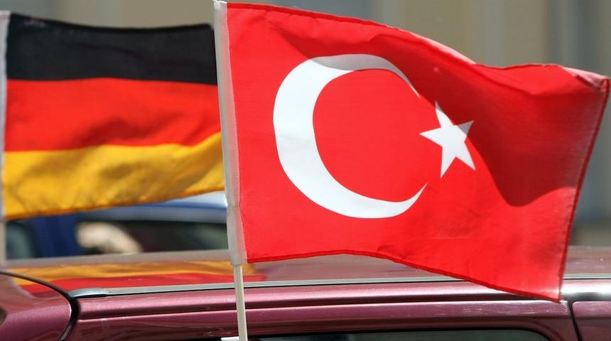 Türkiye 'terörü destekleyen' Alman şirketleri listesini geri çekti