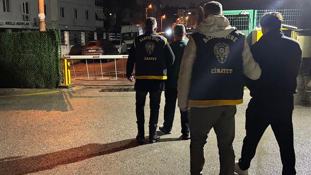 Manisa’da silahlı kuyumcu soygunu! Yakalandılar