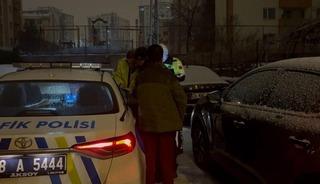 Alkoll&uuml; s&uuml;r&uuml;c&uuml; &ccedil;ıkmaz sokağa girince yakayı ele verdi