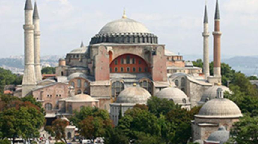 Turistler Türkiye'ye geri dönüyor!