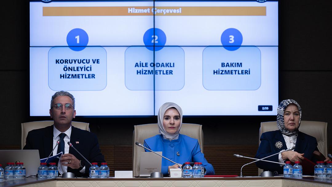 &ldquo;Mavi g&ouml;zl&uuml; olsun, kız olsun&hellip;&rdquo; Bakan G&ouml;ktaş&rsquo;ı isyan ettiren talep 2