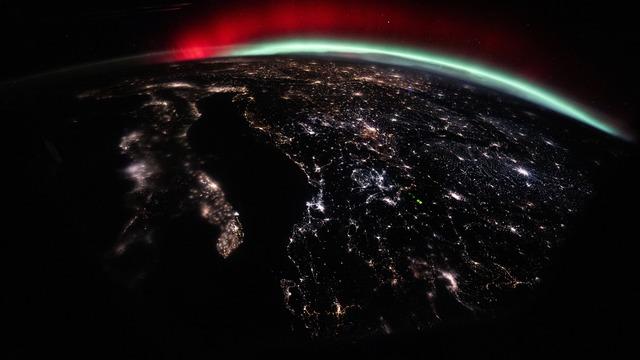 Kuzey Işıkları Avrupa üzerinde görüldü