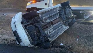 Konya&rsquo;da otomobil ref&uuml;je devrildi: 4 yaralı