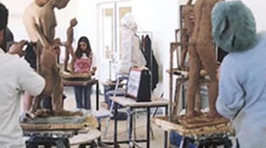 ERÜ Güzel Sanatlar Fakültesi, 3 bin lira ücretle canlı model arıyor