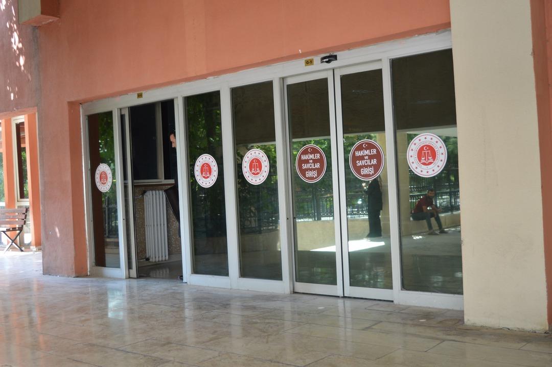 Mardin de sahte diploma iddiası: Yeşilli SYDV M&uuml;d&uuml;r&uuml; g&ouml;zaltına alındı! 2