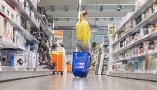 &Uuml;nl&uuml; market zincirinden flaş karar! 100 şubeyi rakiplerine satacak