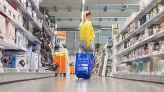 Ünlü market zincirinden flaş karar! 100 şubeyi rakiplerine satacak