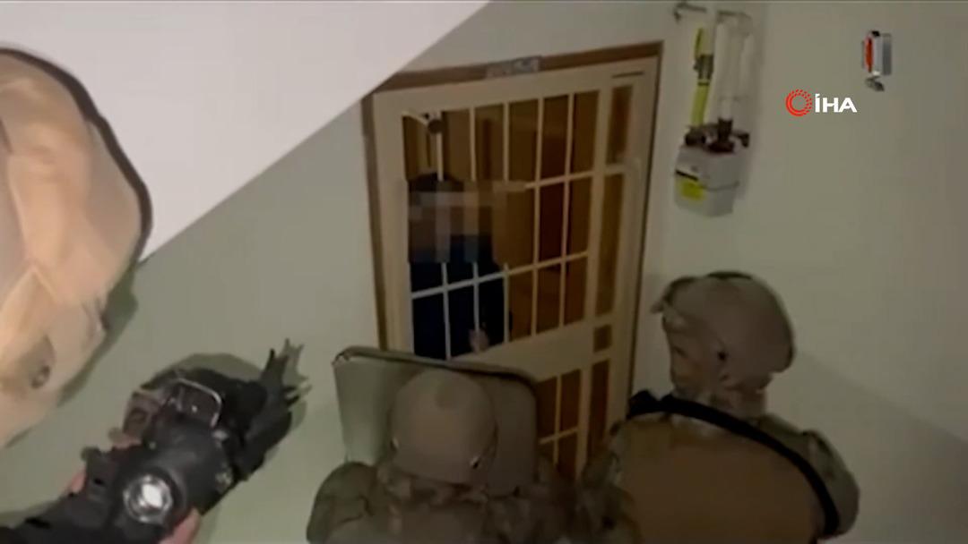 Bakan Yerlikaya duyurdu: &lsquo;Bayğaralar&rsquo; su&ccedil; &ccedil;etesine y&ouml;nelik operasyonda 15 ş&uuml;pheli g&ouml;zaltına alındı! 2