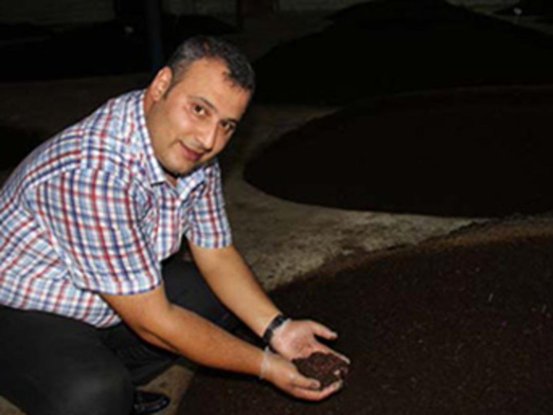 M&uuml;d&uuml;rl&uuml;ğ&uuml; bıraktı solucan g&uuml;bresi işine girdi