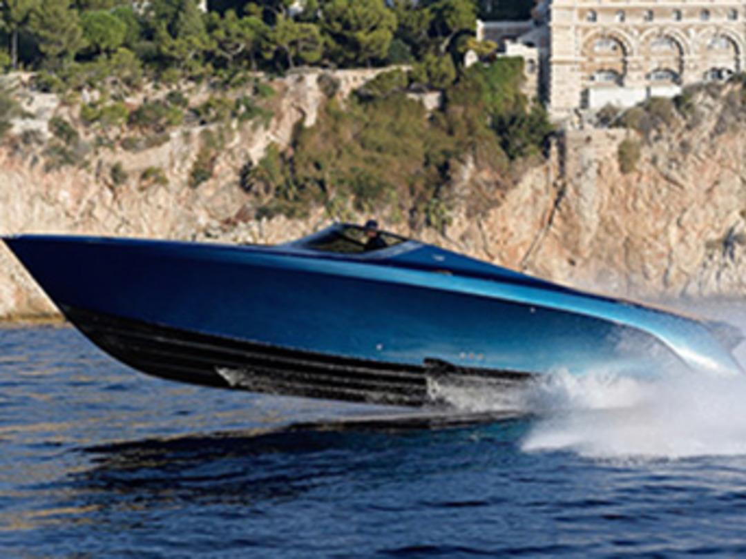 Aston Martin ilk teknesini &uuml;retti