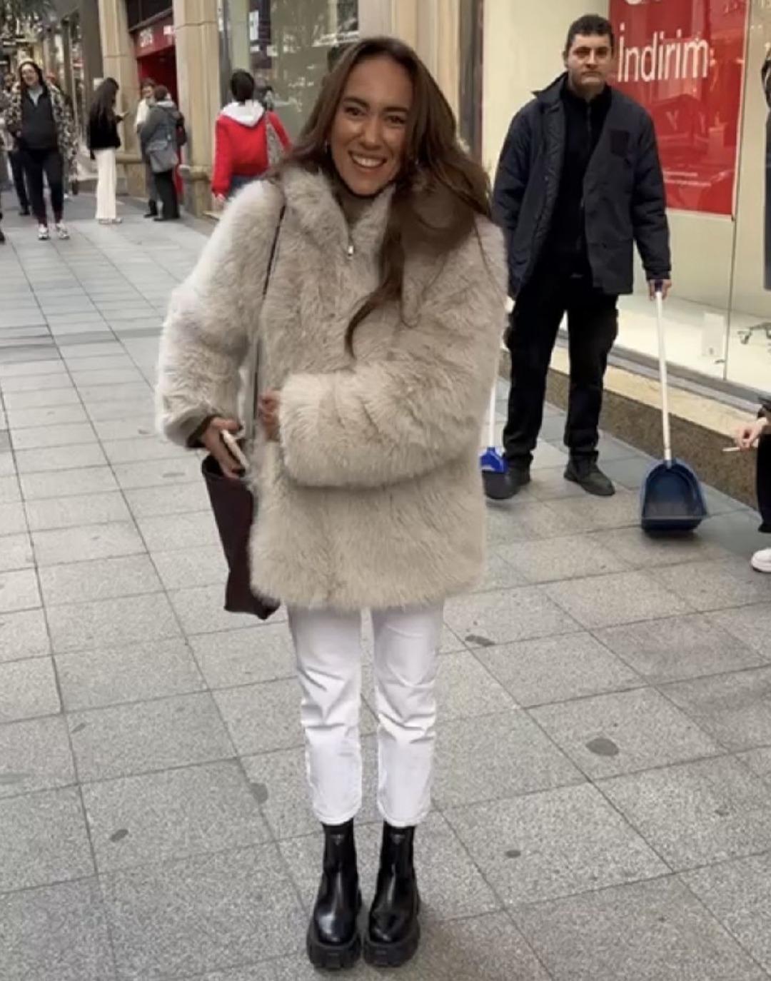 Duygu Sarışın g&ouml;nl&uuml;n&uuml; &uuml;nl&uuml; profes&ouml;re kaptırdı!   Aşk yaradı   2