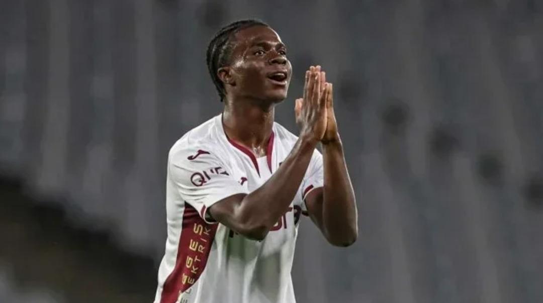 S&uuml;per Lig tarihinin en &ccedil;ılgın transferi bitiyor! Galatasaray teklifi 30 Milyon Euro ya &ccedil;ıkardı, Trabzonspor ile fark eridi 3