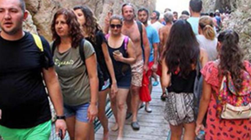 Dünyaca ünlü Saklıkent Kanyonu'nda bayram izdihamı
