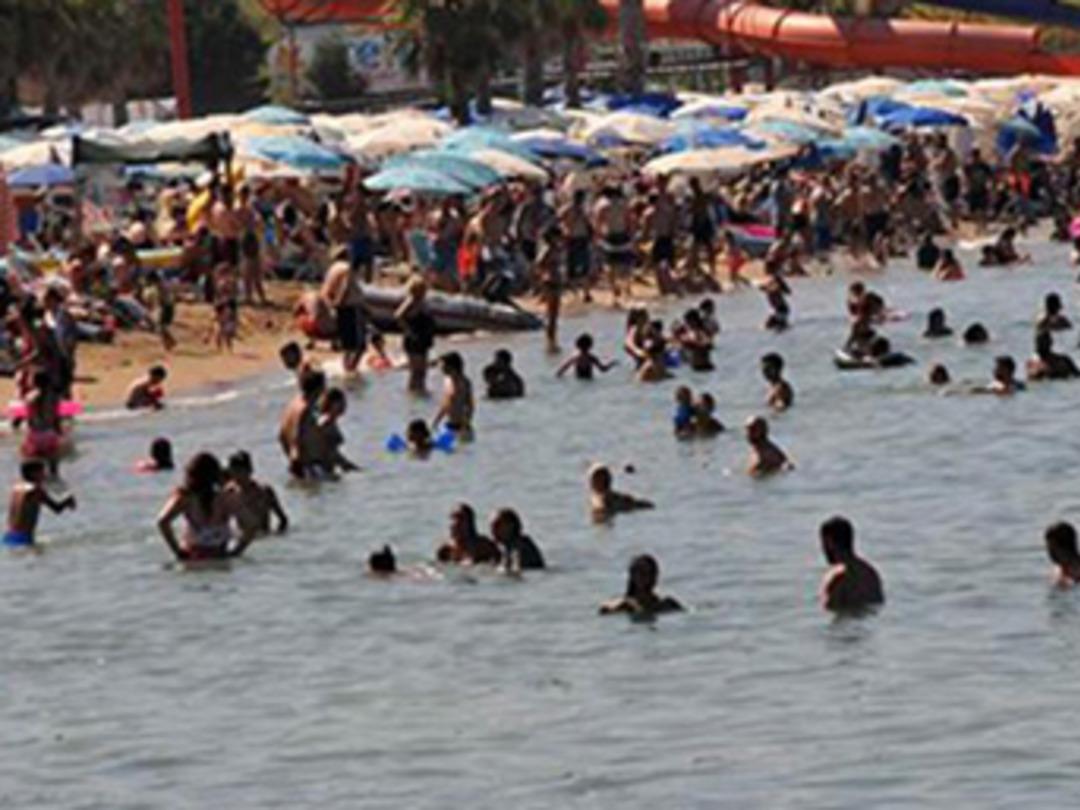 30 bin kişilik il&ccedil;e bayramda 300 bin kişiyi ağırladı