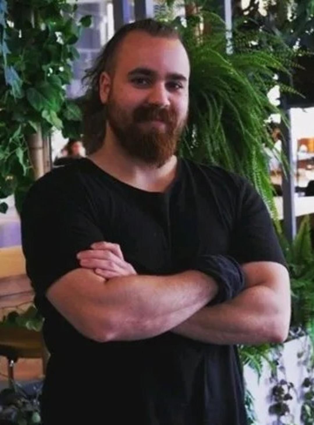 Oyunculuğu bırakıp sırra kadem bastı! Akasya Durağı nın Can ı Erimşah Bora son haliyle g&uuml;ndemde 3