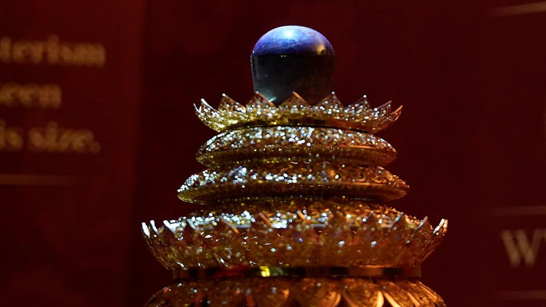 Altını ve elması solladı! Bir avu&ccedil;luk taş 300 milyon dolarlık servet &ccedil;ıktı 3