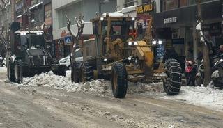 Elazığ&rsquo;da  karla m&uuml;cadele ekipleri sahada