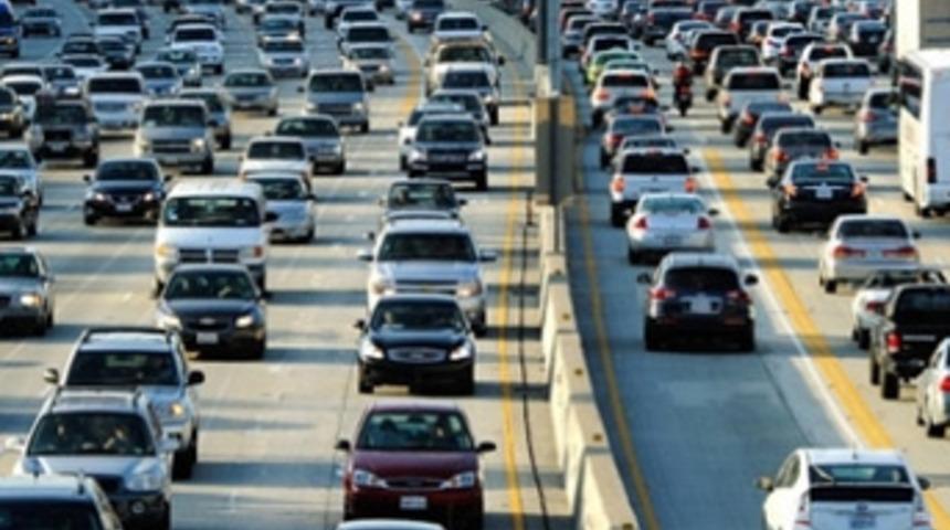 Çin benzinli otomobilleri yasaklıyor