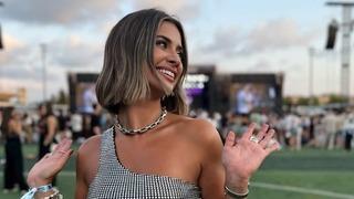 Aşka geldi! Sevgilisini peş peşe paylaştı