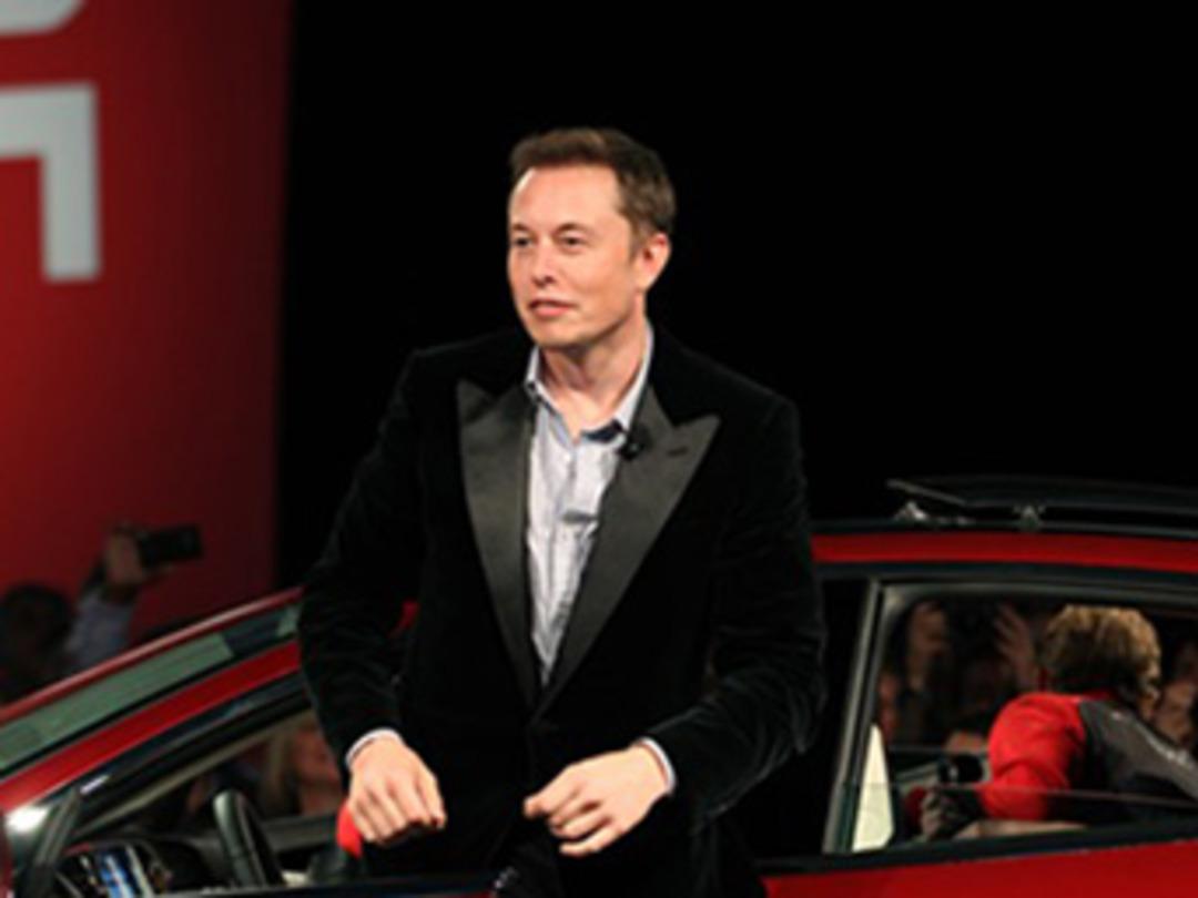 Elon Musk Tesla'nın yeni "canavar"ı i&ccedil;in tarih verdi